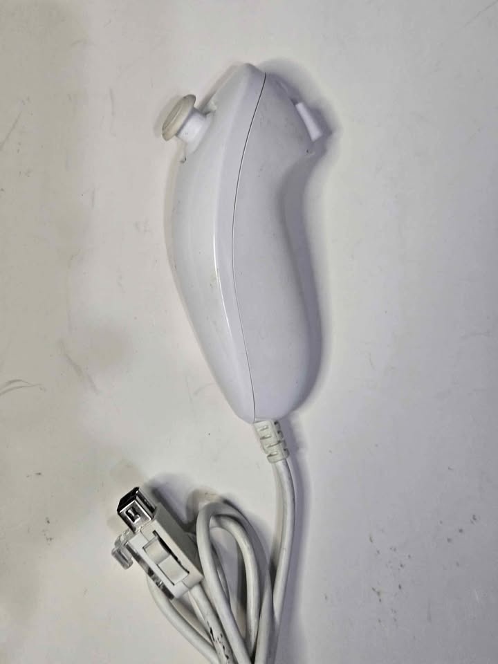 Nintendo Wii Nunchuck White