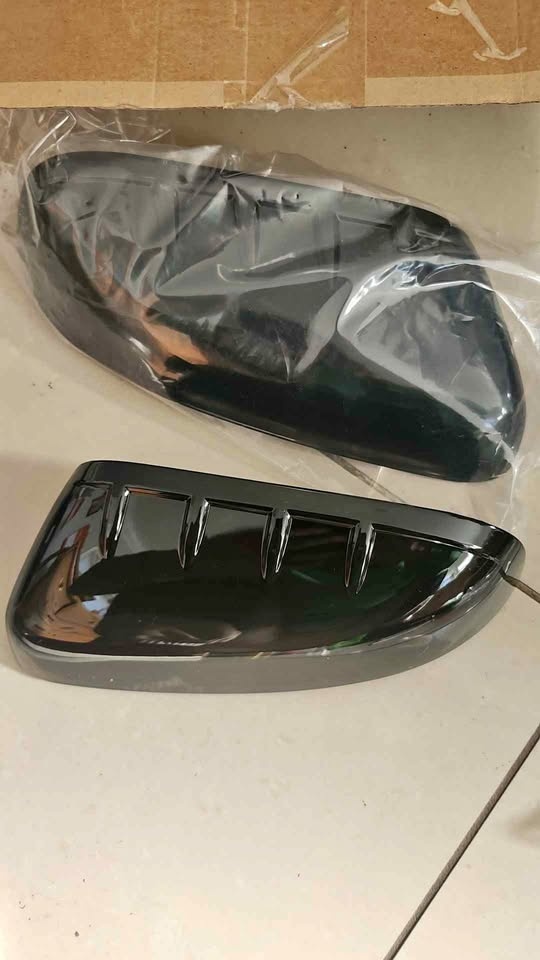 1 pair Gloss Black Top Half Mirror Cover for Ford Explorer 2011-
