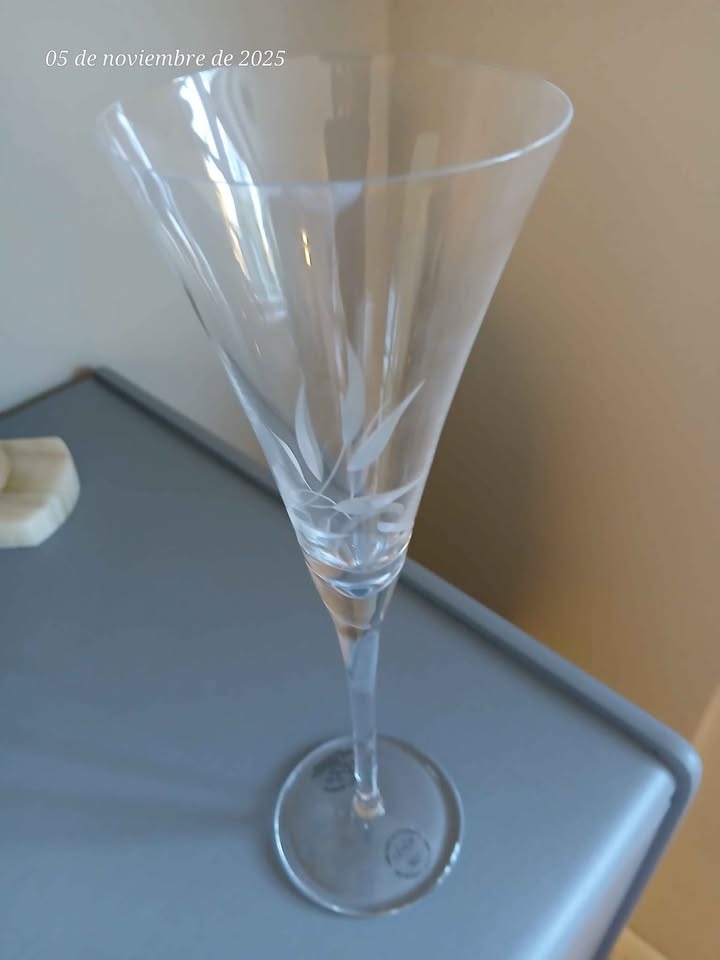 Handcut crystal toasting flutes pair opal innocence - photo 4