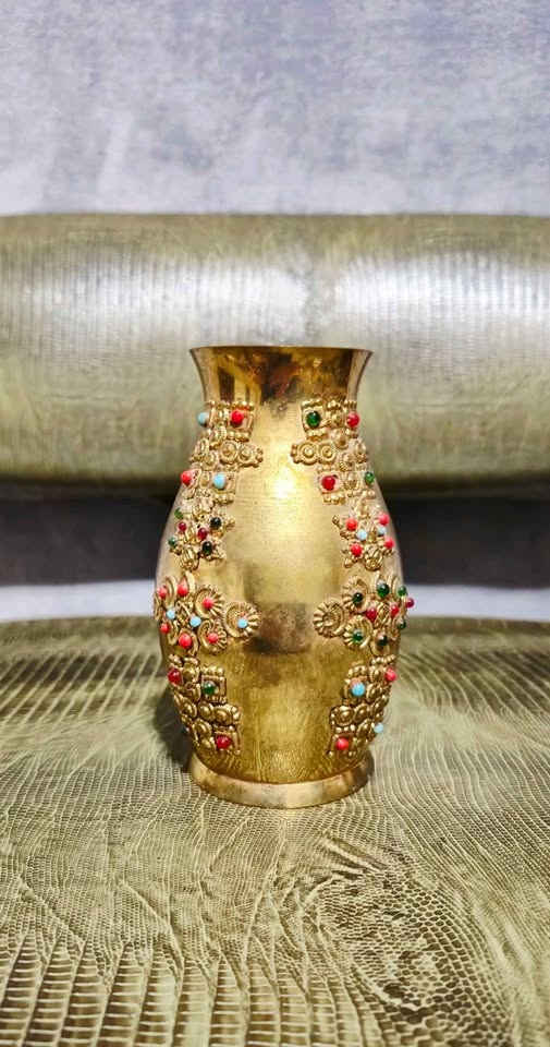 Nice Brass Gemmed Vase $80 - photo 2