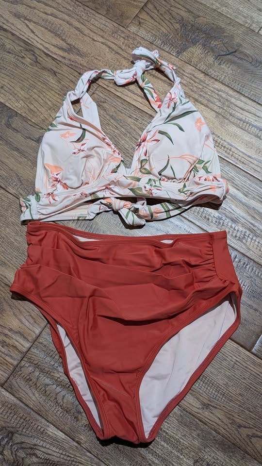 CUPSHE (M) Spring Breath Halter Bikini Set - photo 4