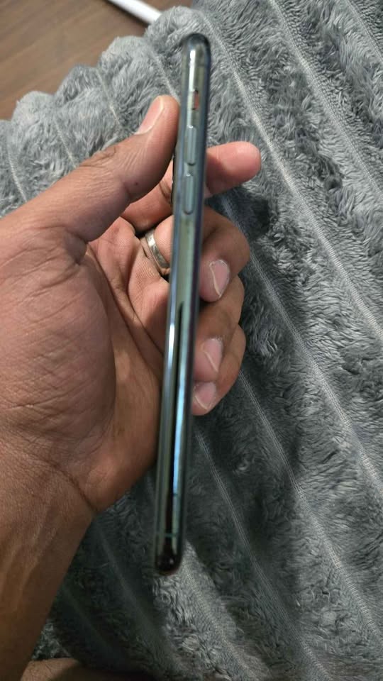 Iphone 11 pro max - photo 3
