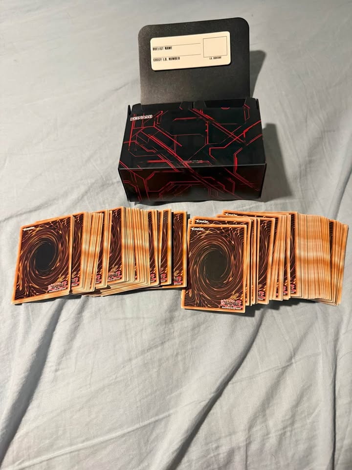 YuGiOh Card Lot (220 Cards) + Double Deck Case