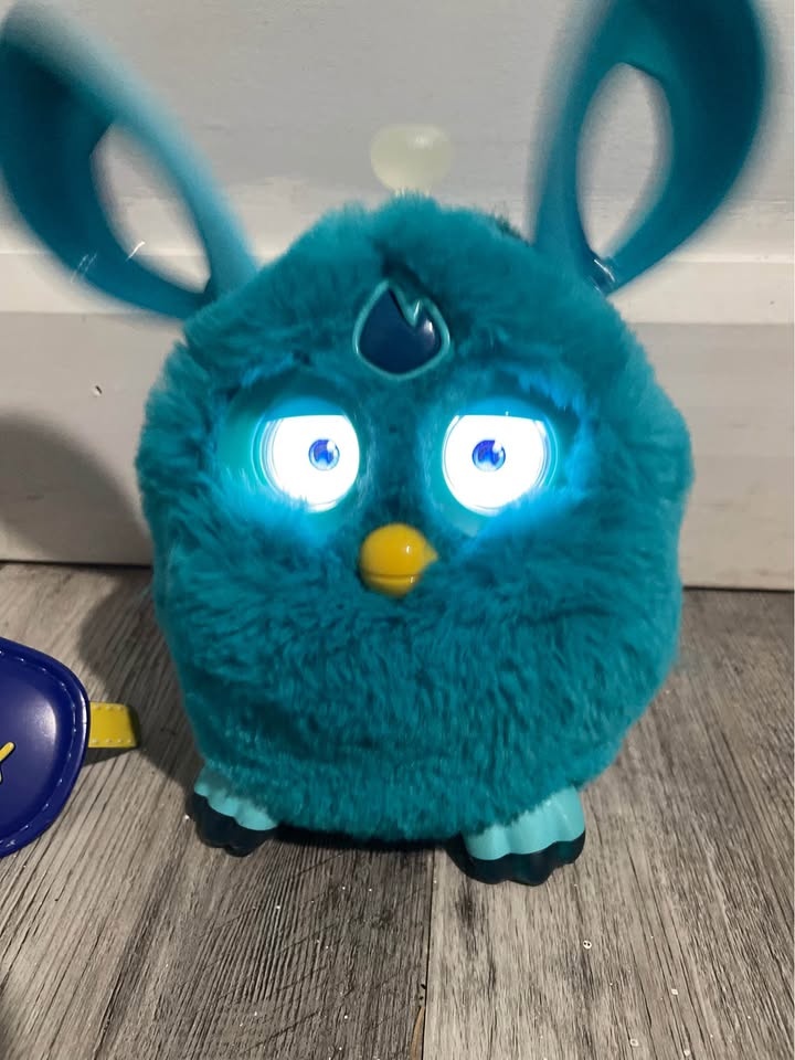 Blue furby! - photo 2