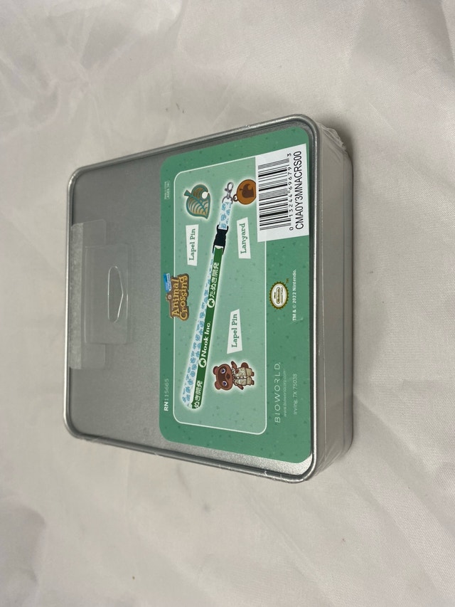 Nintendo Animal Crossing Lanyard & Pin Set New Sealed - photo 2