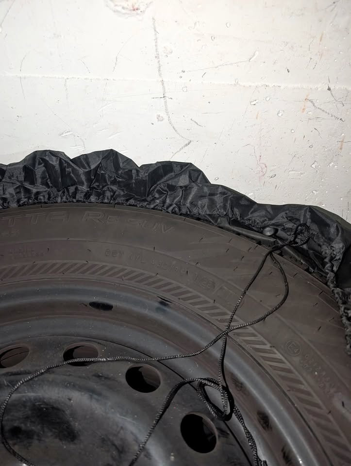 Nokian Hakkapeliitta R5 SUV Winter Tires & Rims - 215/70R16