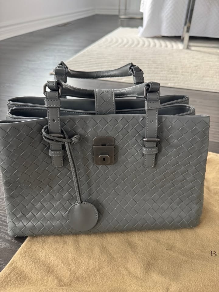 Bottega Veneta Handbag - photo 2