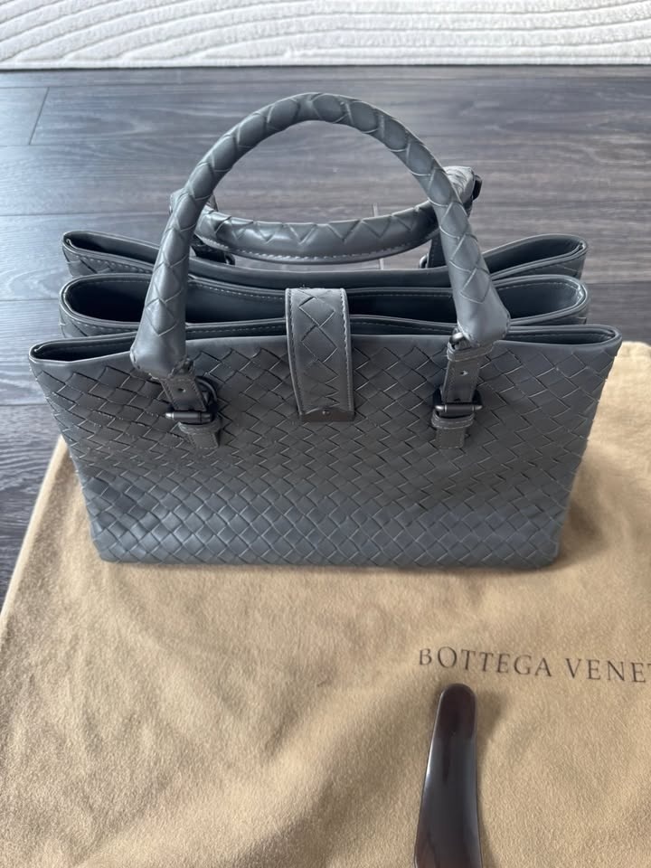 Bottega Veneta Handbag - photo 3
