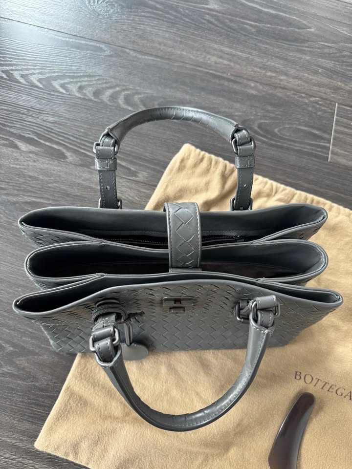 Bottega Veneta Handbag - photo 4