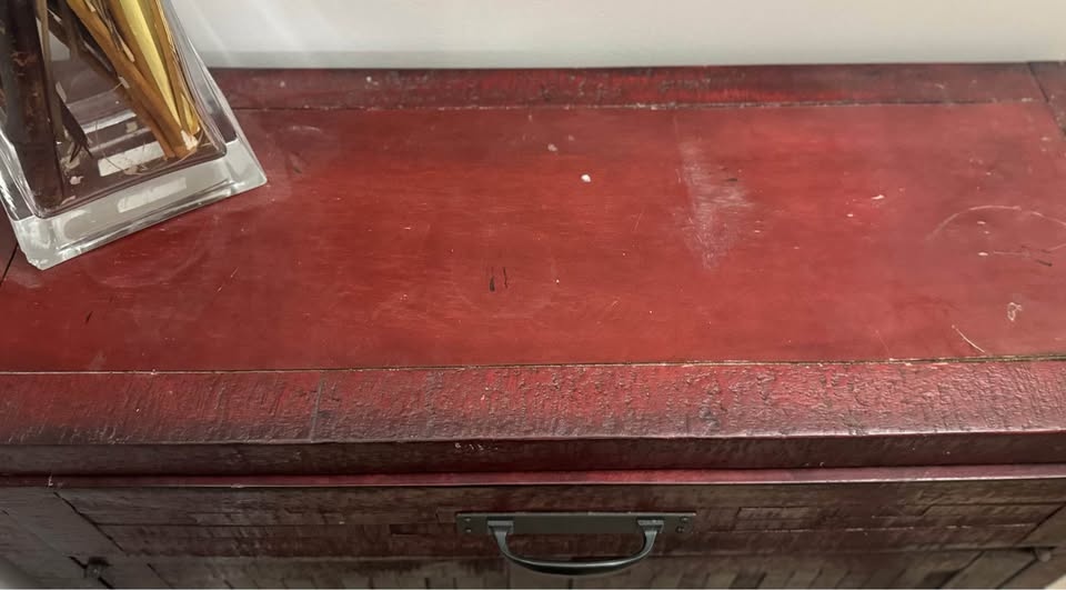Asian themed Red 2?soor, with one drawer. 36” x 26” - photo 5