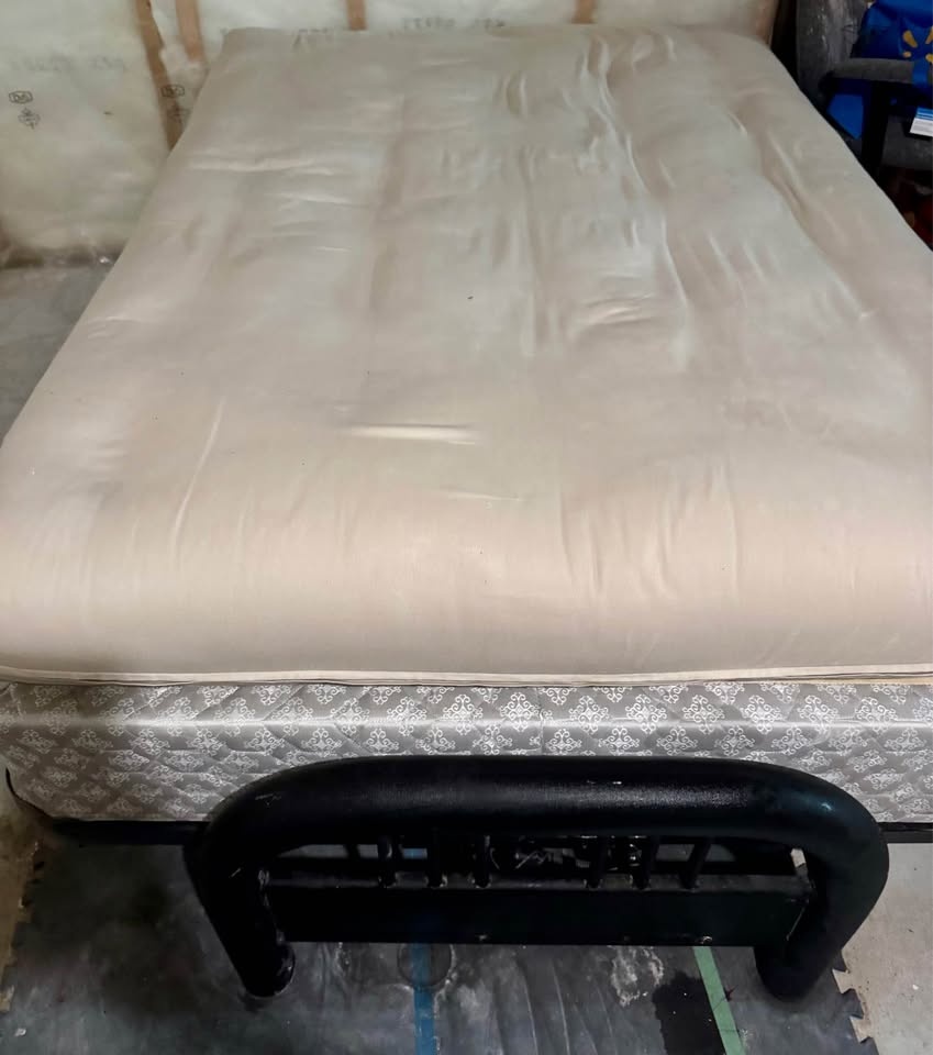 Full size black metal futon with cream mattress - photo 2