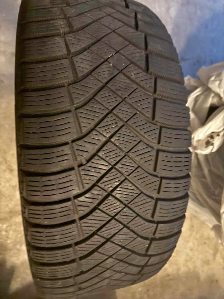 245/40 R18 winter tires and rims