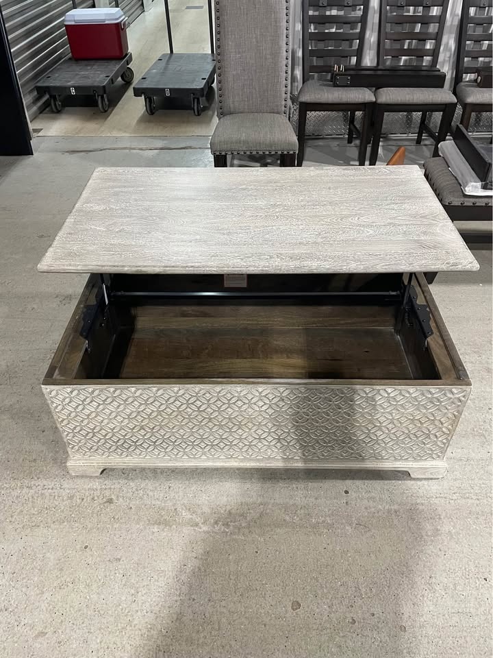 Solid Wood Quality Lift Top Coffee Table 50”wx28”dx18”h - photo 3