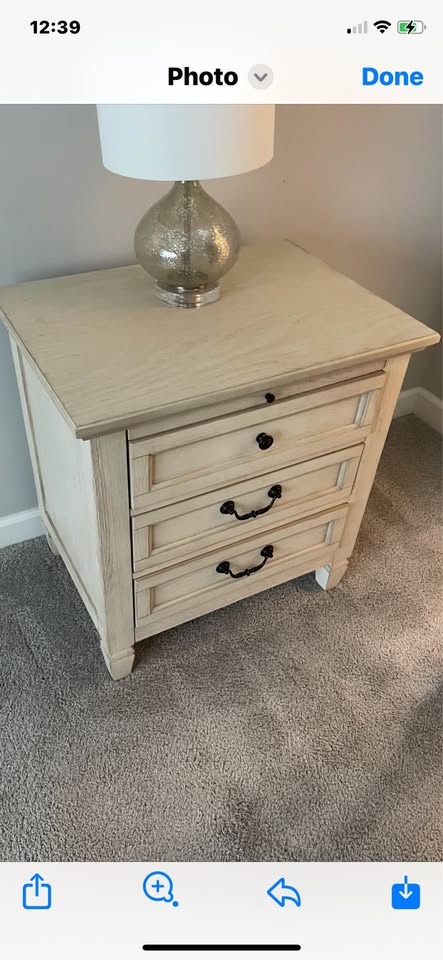 3-Piece Quality Willow Dresser and 2 Nightstands - photo 4