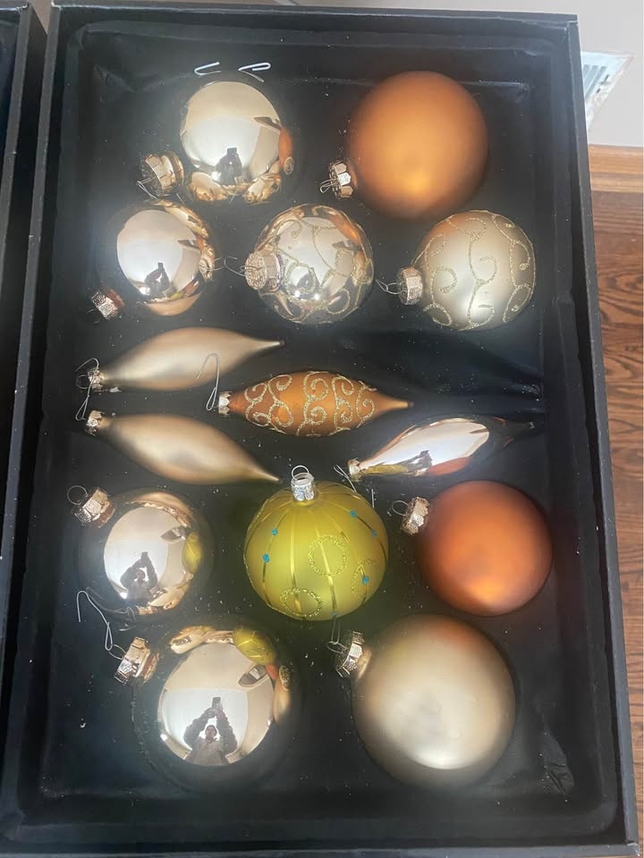 Set of 28 Beautiful Large Ornaments - photo 3