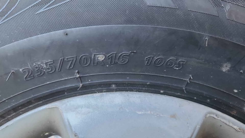 235/70 R16 set of 4 tires - photo 2