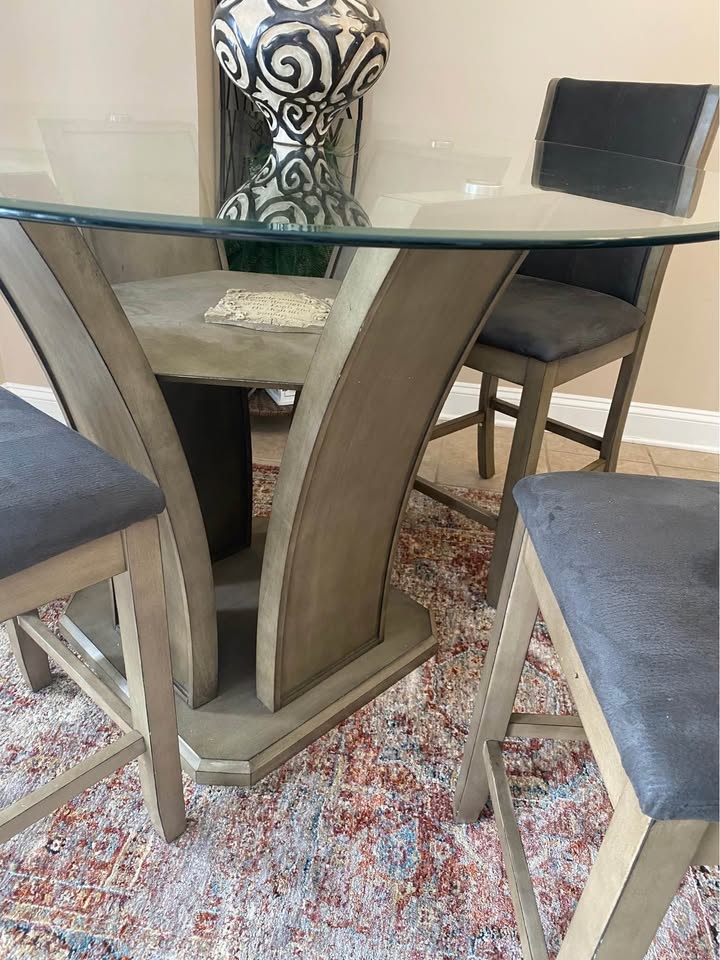 Quality Glass & Wood Dining Room/Kitchen Table, 3 Chairs - photo 4