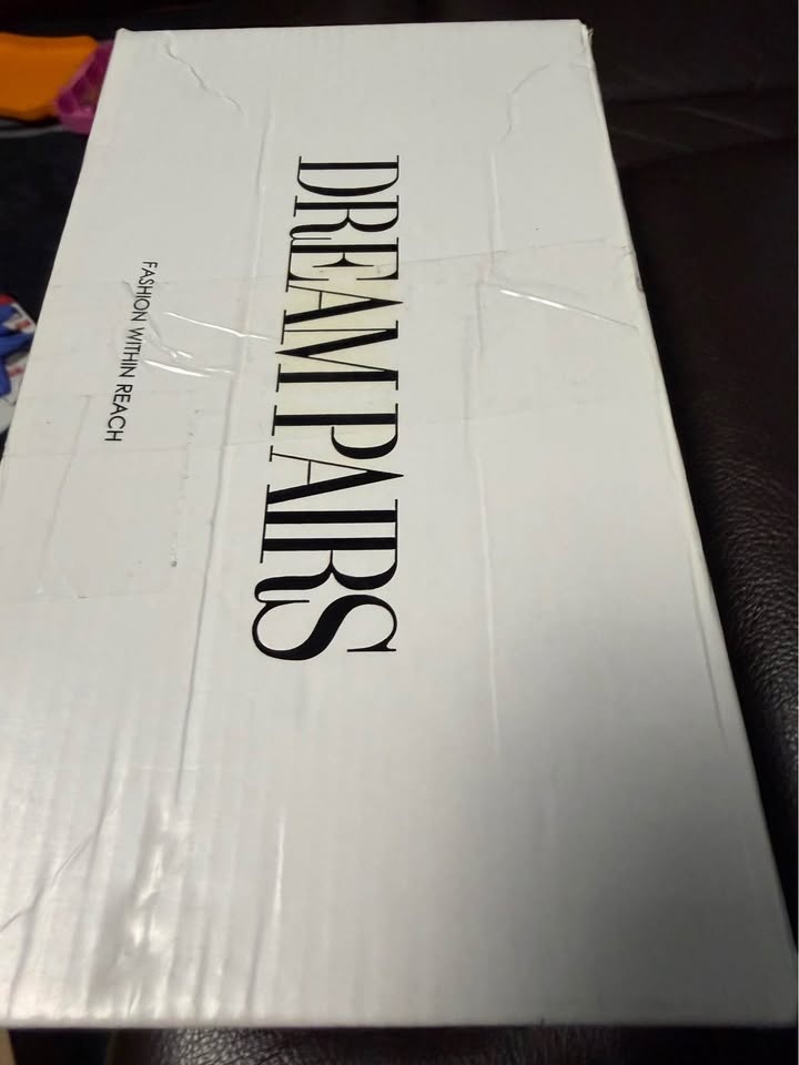 Brand new women dream gold shoes size 8 but like 7 - photo 4