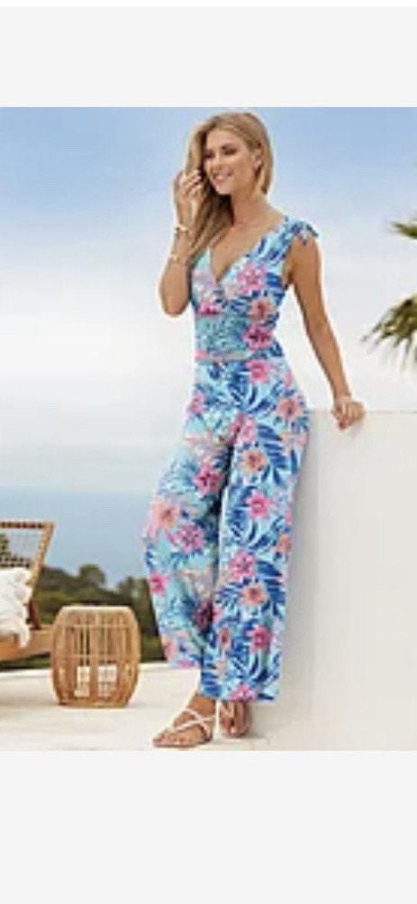 Vacation jump suit - M