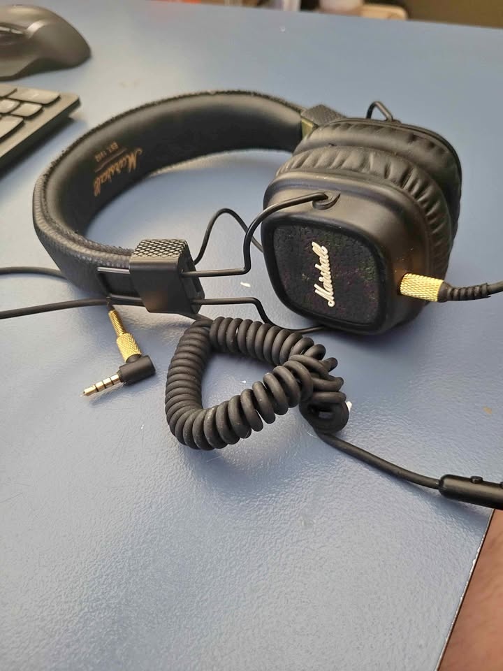 Marshall Major corded headphones