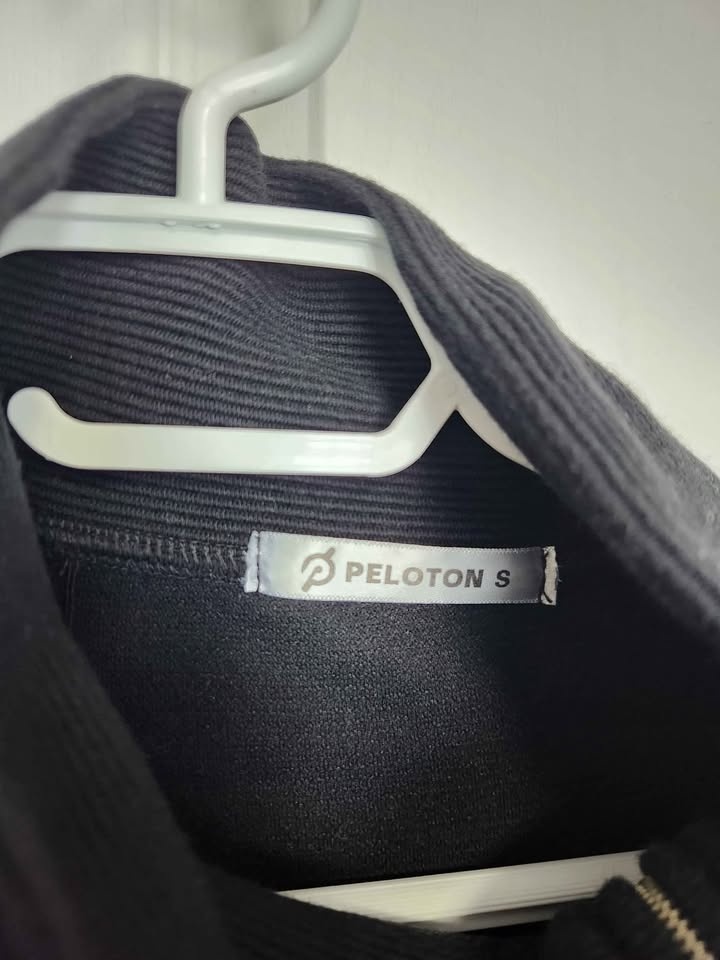 Peloton Black Pullover Hoodie / Quarter Zip – Small - photo 4