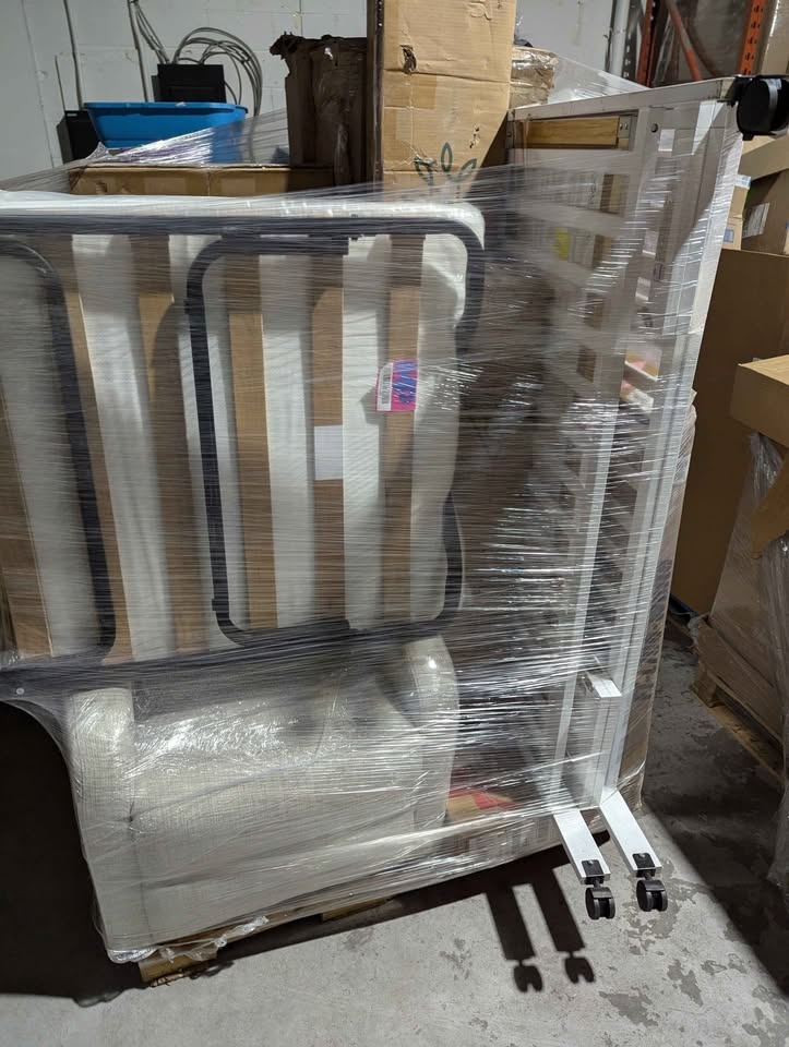 🔥75% off Walmart furniture pallet - photo 2