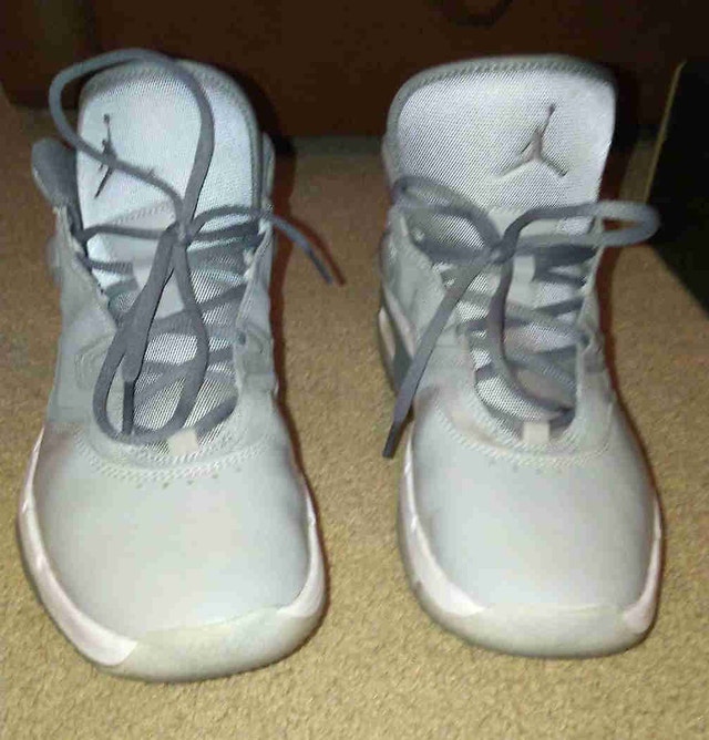 Jordan Stay Loyal 3 mens size 9.5 like new with box