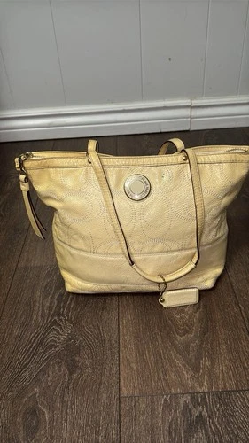 Vintage Y2K COACH Tote Bag Yellow Patent Brass Hardware Navy - photo 2