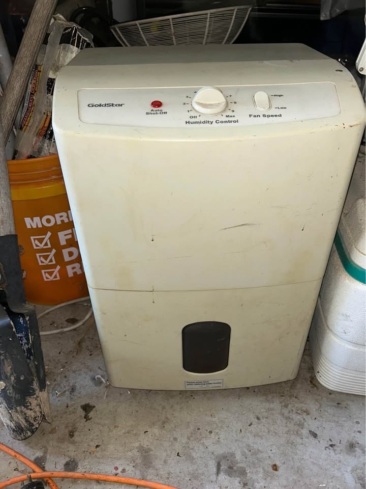 Garage Clean Out - Weed whackers, Penske Analyzer, Grill, A/C’s - photo 5