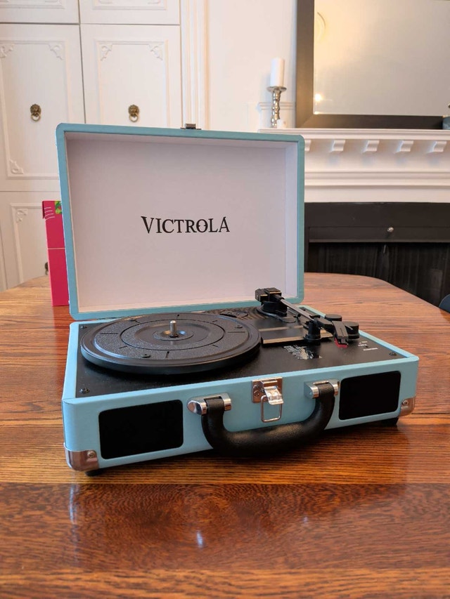Victrola Suitcase Record Player with Bluetooth - photo 3