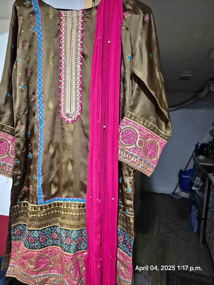 2 piece shirt dupatta troser size medium brand new