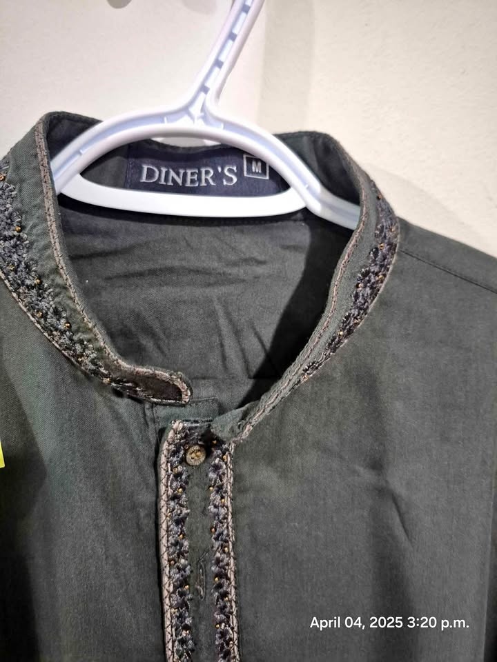 Branded Diners shalwar kameez in excellent conditin