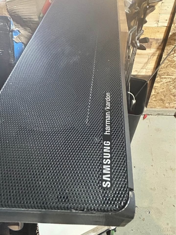 Samsung Harmon/Karson Sound Bar with sub woofer Dolby Atmos - photo 4