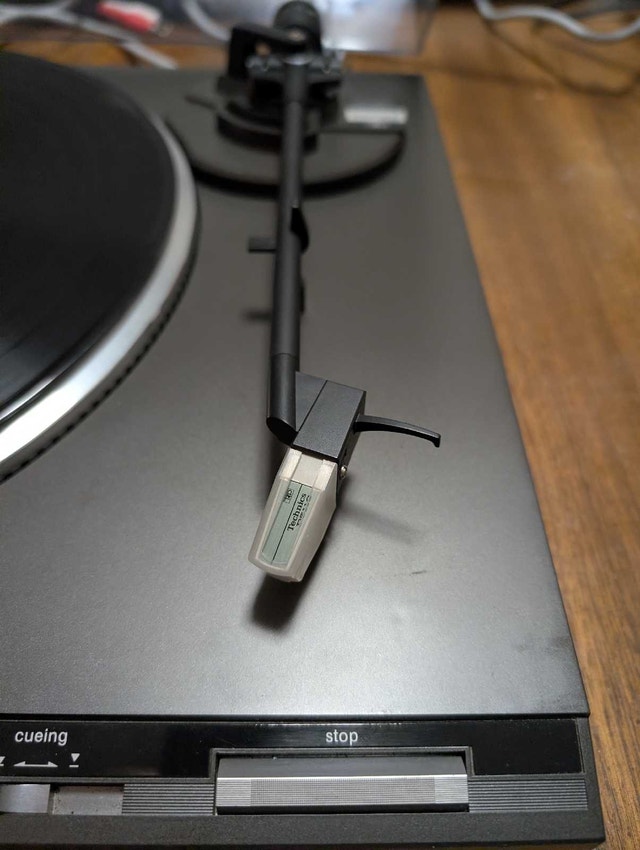 Two Technics turntables SL-Q200 and SL-BD2 - photo 2