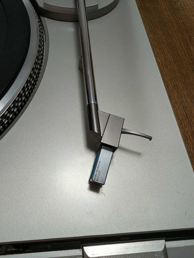 Two Technics turntables SL-Q200 and SL-BD2 - photo 4