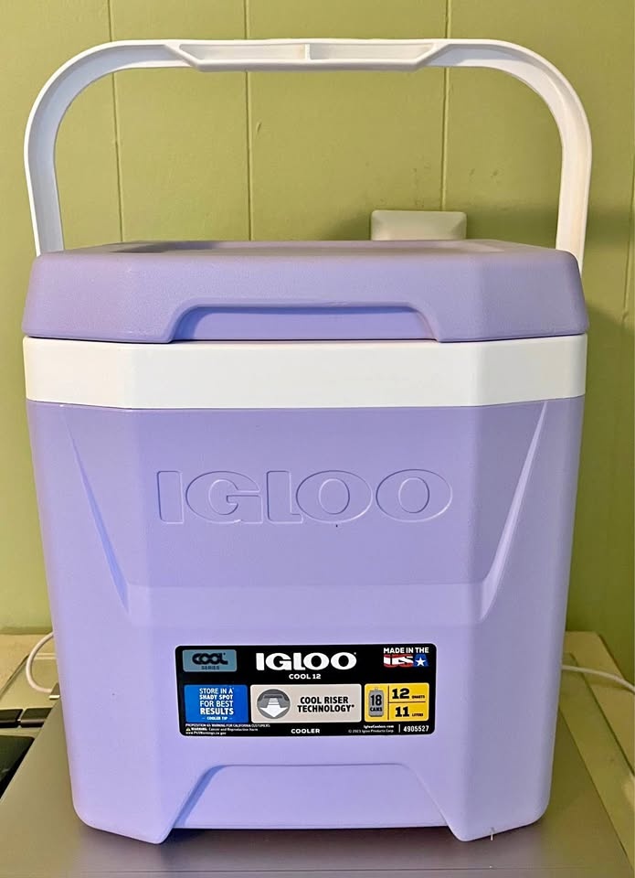Igloo 12 quart cooler/ice chest