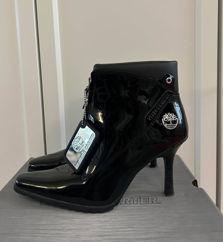 VENEDA CARTER X TIMBERLAND BLACK PATENT ZIP UP BOOT - photo 3