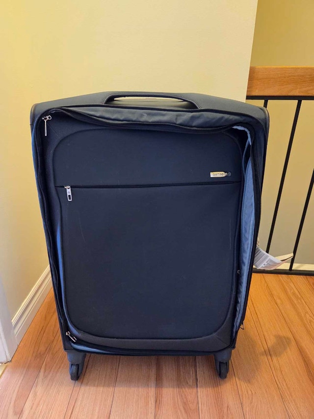 Samsonite Luggage fits 40kg