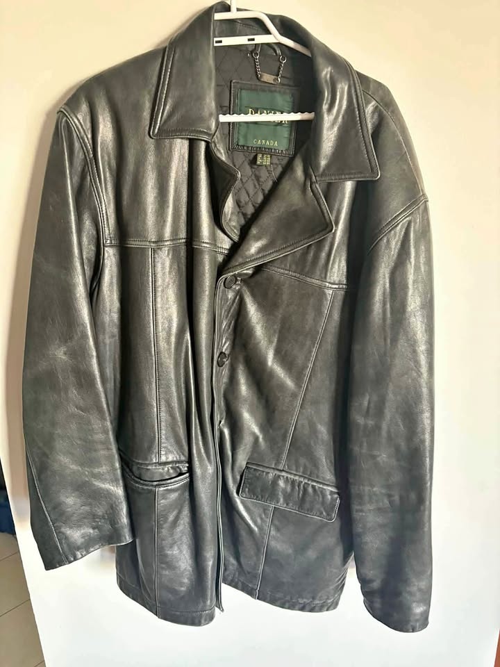 Danier Men’s leather coat size XL