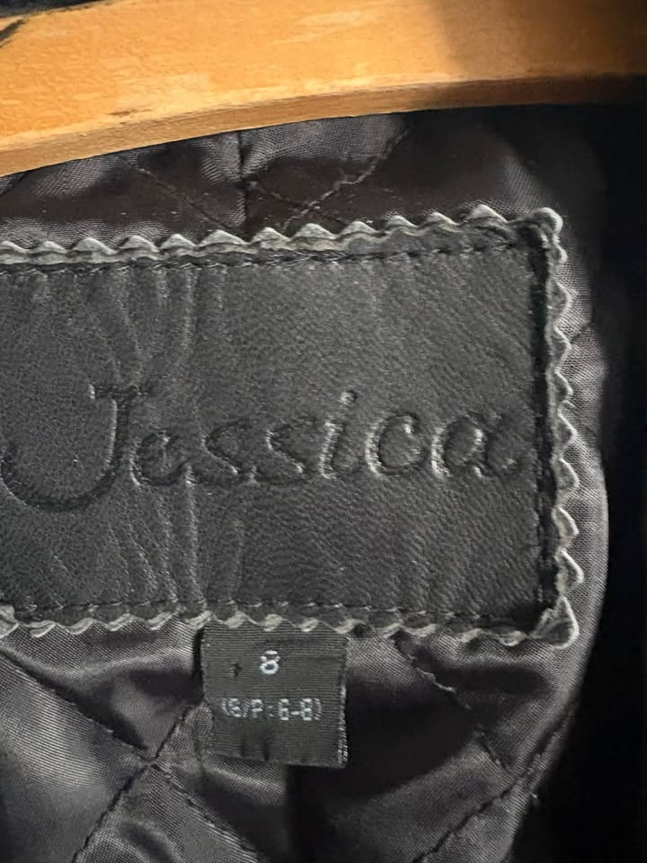 Jessica Ladies Leather coat size 6-8 - photo 2
