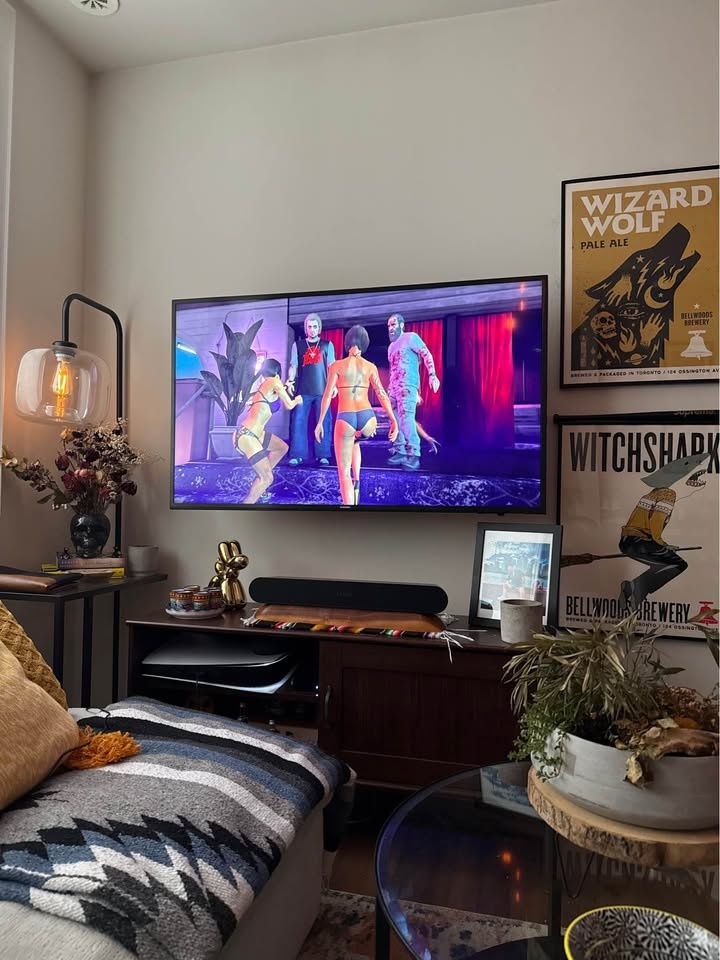 Samsung 50” 4K Ultra HD Smart TV - photo 4