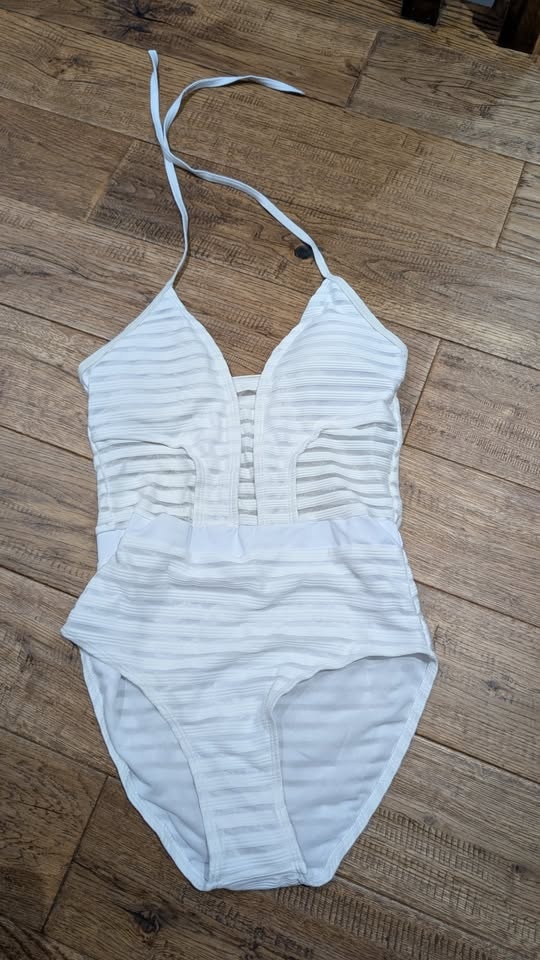 *NEW* (S) White Ribbed Halter Swimsuit - photo 2
