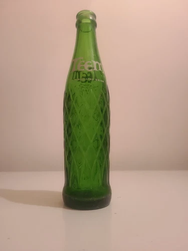 1961 Canadian Teem Soda Bottle - photo 2