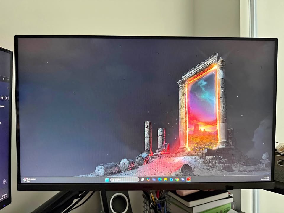 Samsung 27-inch Flat Screen IPS Monitor 4ms 100Hz