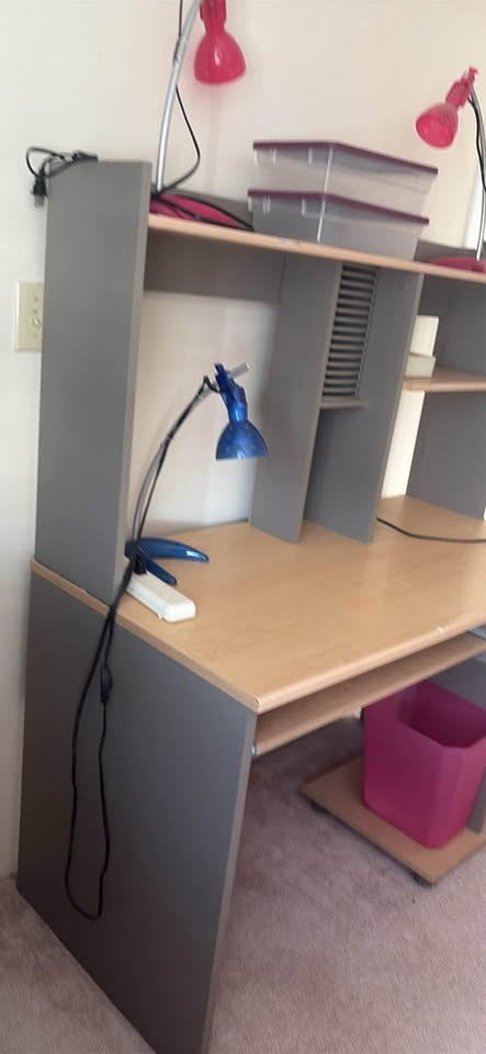 Solid Desk with Keyboard pullout - photo 2