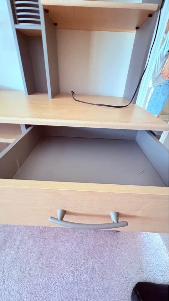 Solid Desk with Keyboard pullout - photo 5