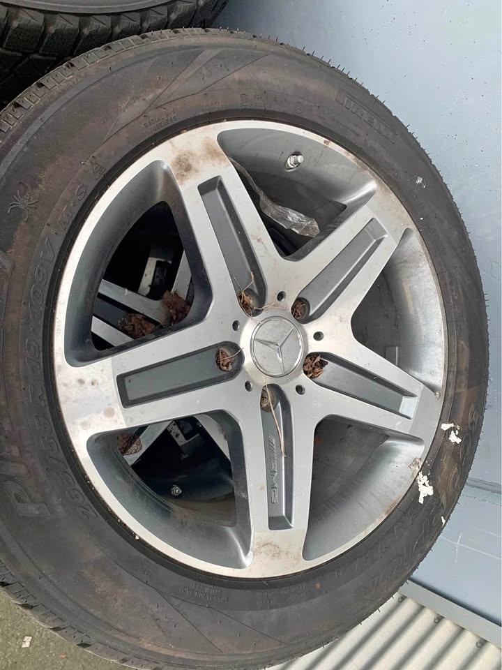 ❄️ [W] Mercedes G Wagon Tire Set