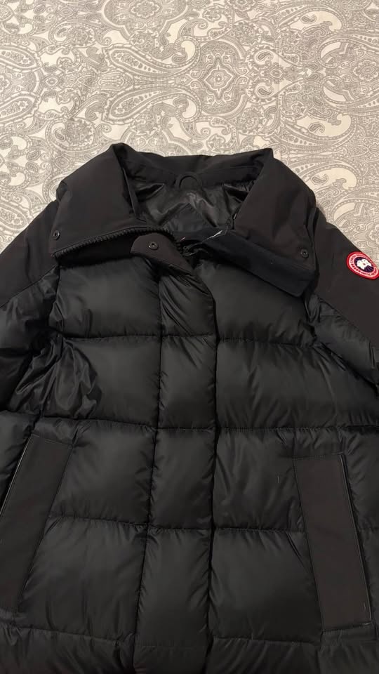 Medium Canada Goose Jacket Authentic - photo 5