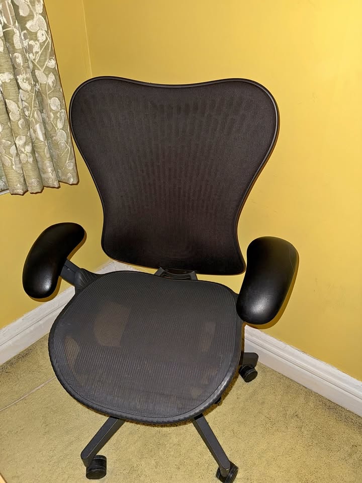 Herman Miller Mirra 2