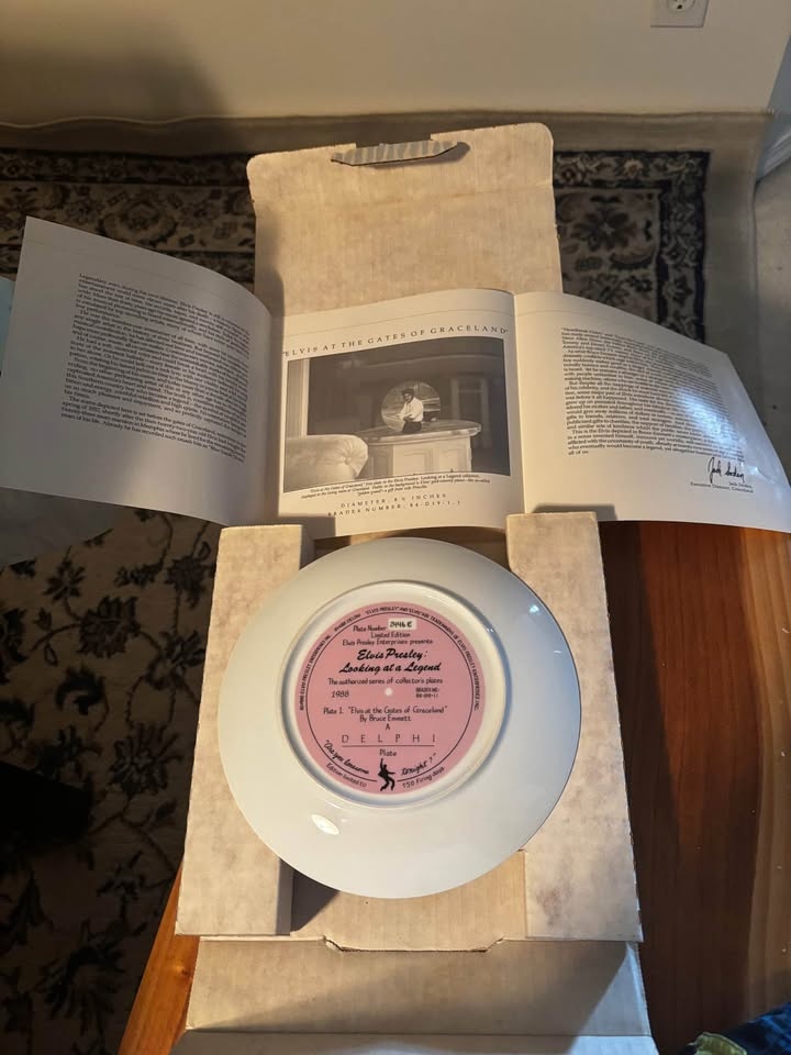 Elvis collectable plate - photo 2